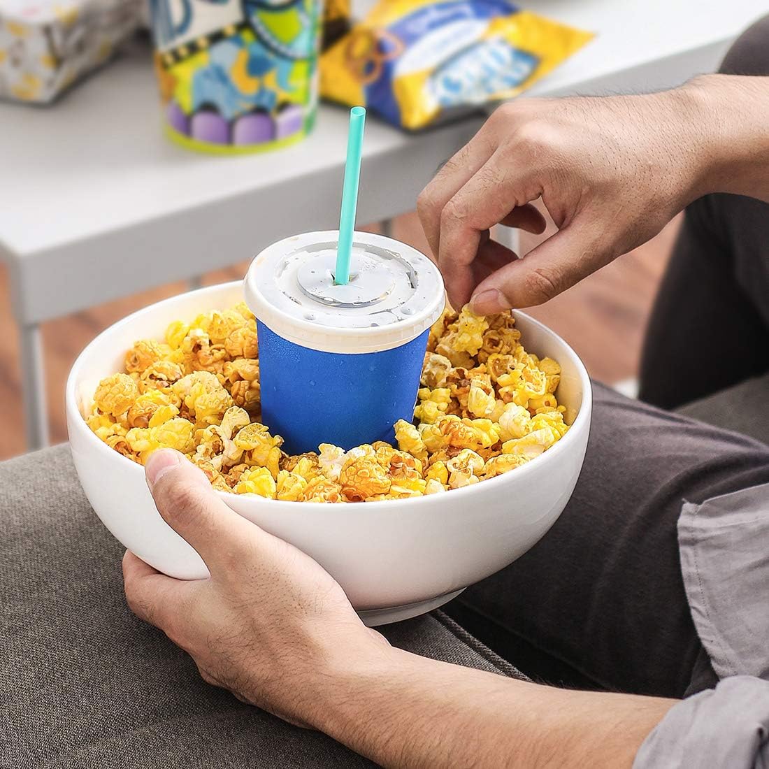 DOWAN Serving Bowls, 9.5" Large Salad Bowls for Entertaining, Side Dishes, Pho, Pasta, Centerpiece Bowls for Dinner Parties, Kitchen Decor, Microwave & Dishwasher Safe, White