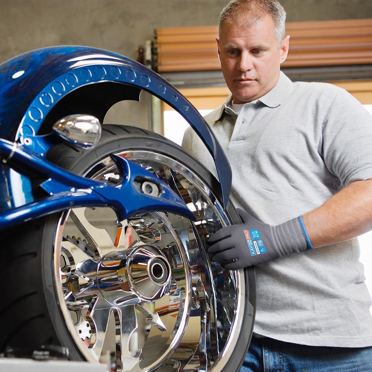 KAYGO Safety Work Gloves MicroFoam Nitrile Coated, 3 Pairs KG18NB,Seamless Knit Nylon Glove with full fingers Touchscreen, Ideal for Automotive,Warehouse,Construction (Small,Gray)