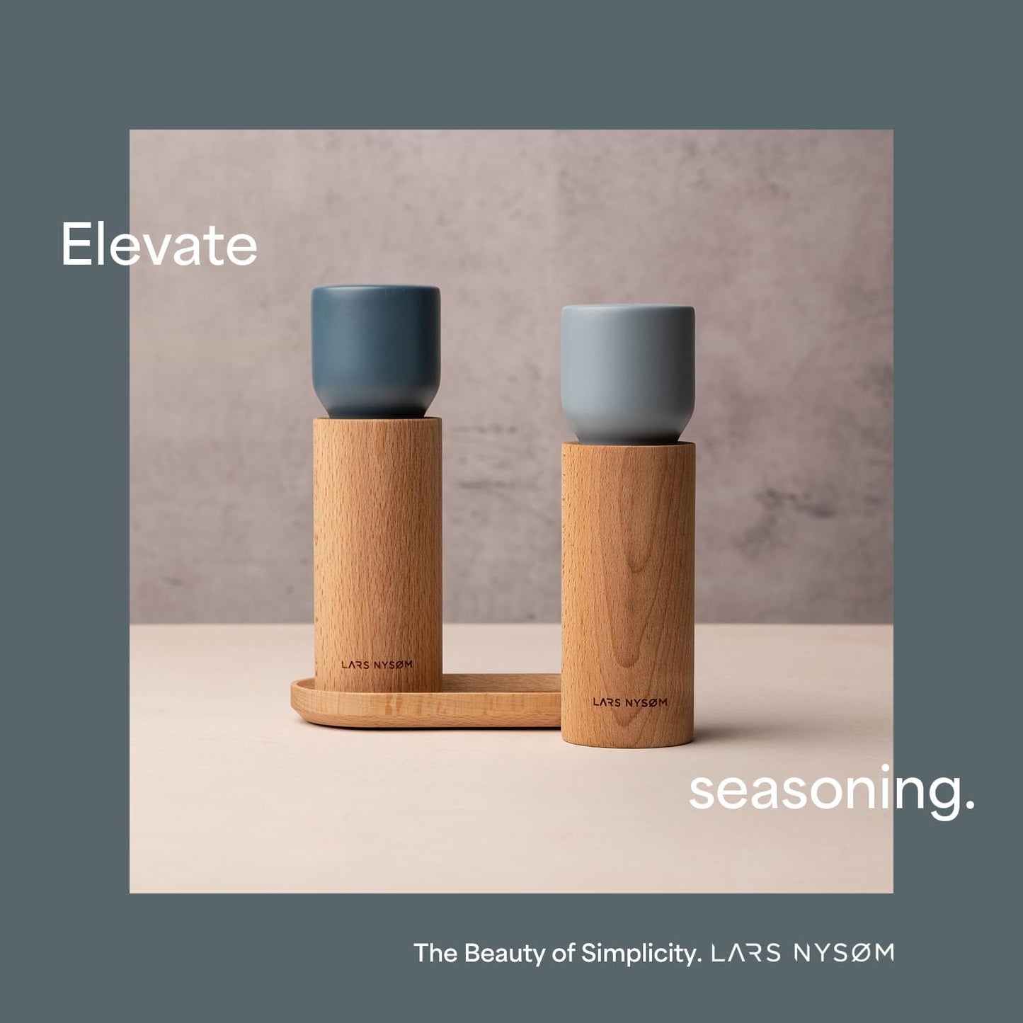 LARS NYSØM Wooden Salt and Pepper Grinder Set Manual with Tray - Salt and Pepper Mills with Adjustable Ceramic Grinder - Elegant Beechwood Pepper and Salt Mill Set for Dining Table (Stone Blue)
