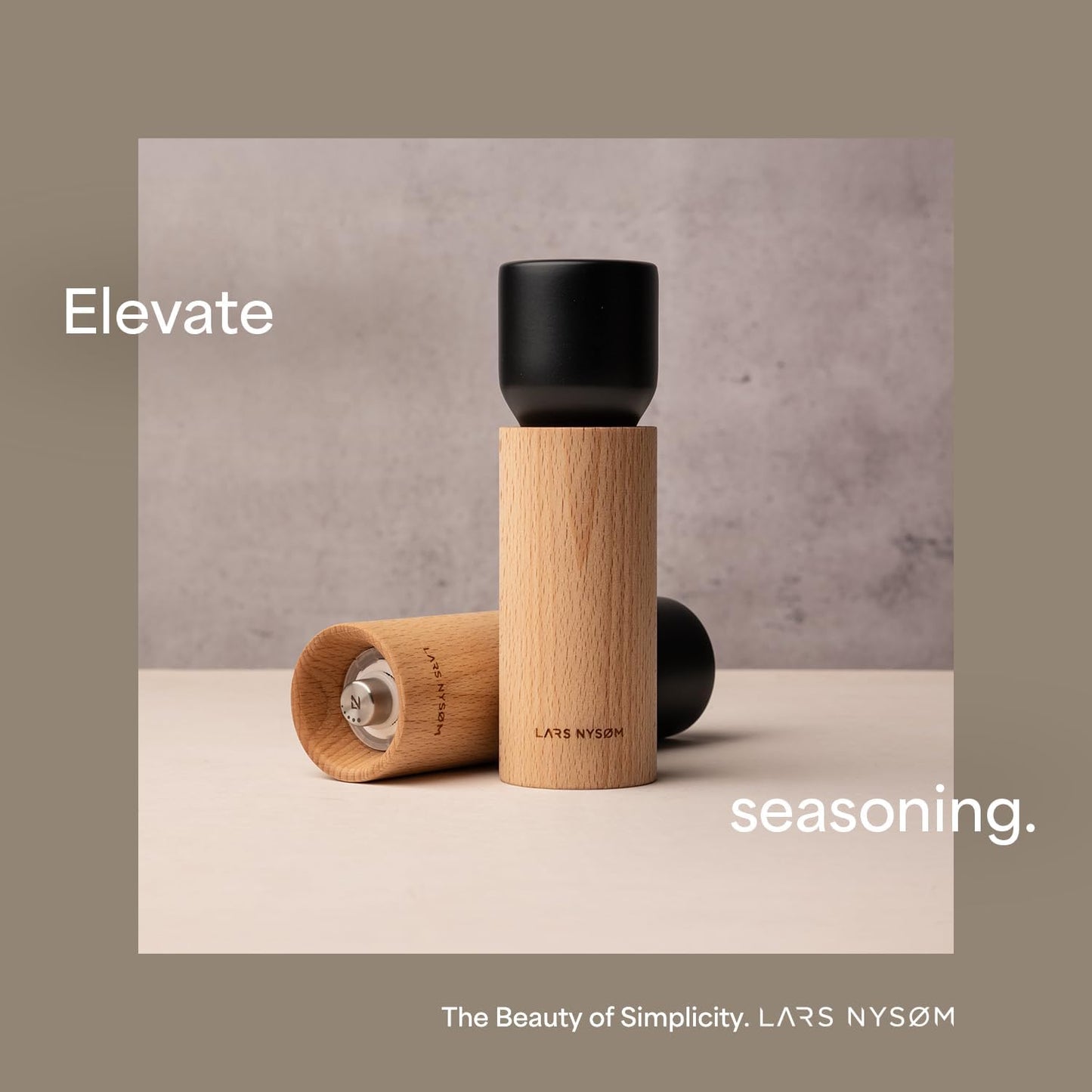 LARS NYSØM Wooden Salt and Pepper Grinder Set Manual - Salt and Pepper Mills with Adjustable Ceramic Grinder - Elegant Beechwood Pepper and Salt Mill Set for Dining Table (Black/White)