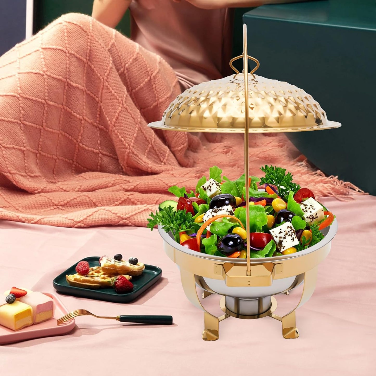 Chafing Dish Buffet Set, Stainless Steel Hanging Lid Dining Stove, Roll Top Chafing Dish Buffet Diamond-Shaped Lid and Round Stand for Buffet Restaurants and Banquets (Gold, 4.5L/4.76Qt)