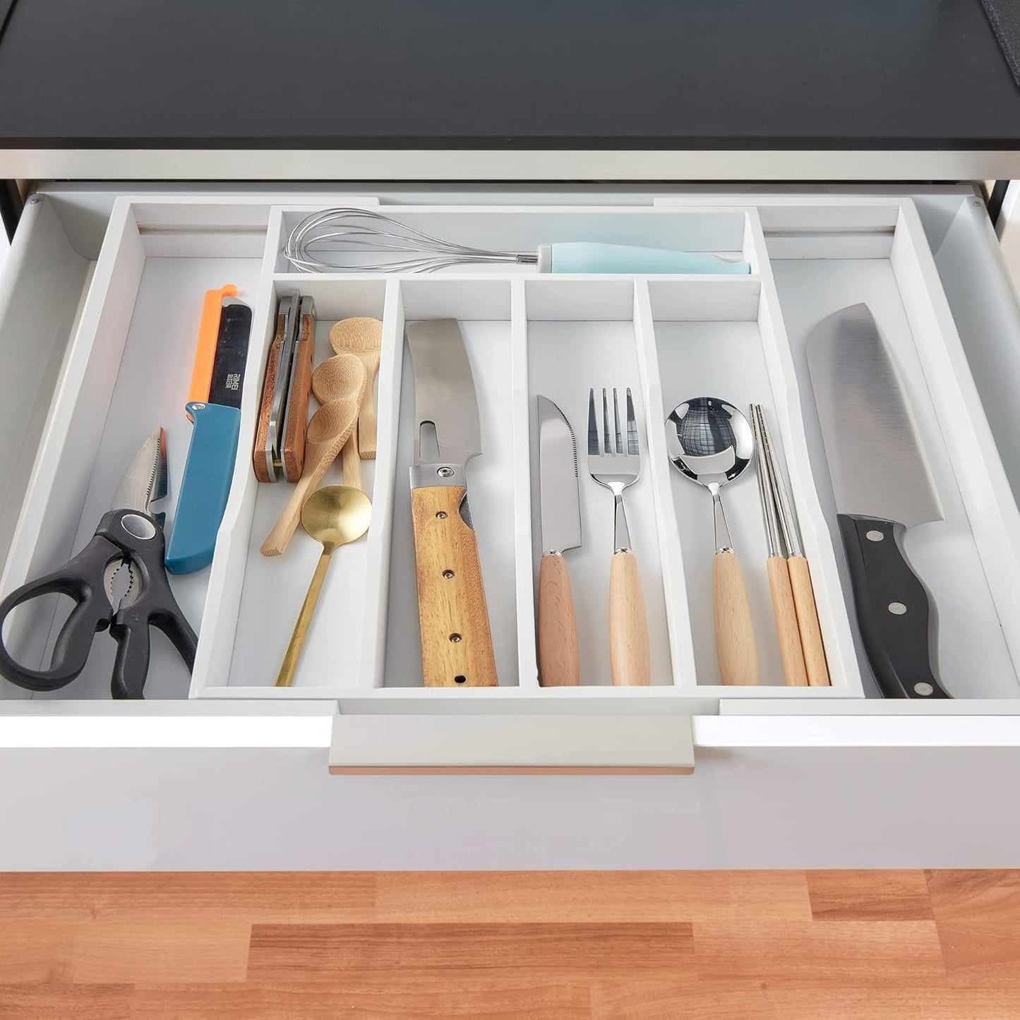 Expandable Bamboo Kitchen Drawer Organizer for Cutlery and Utensils, Adjustable Bamboo Wood Cutlery Tray in Drawer for Flatware and Silverware in Kitchen, (White)