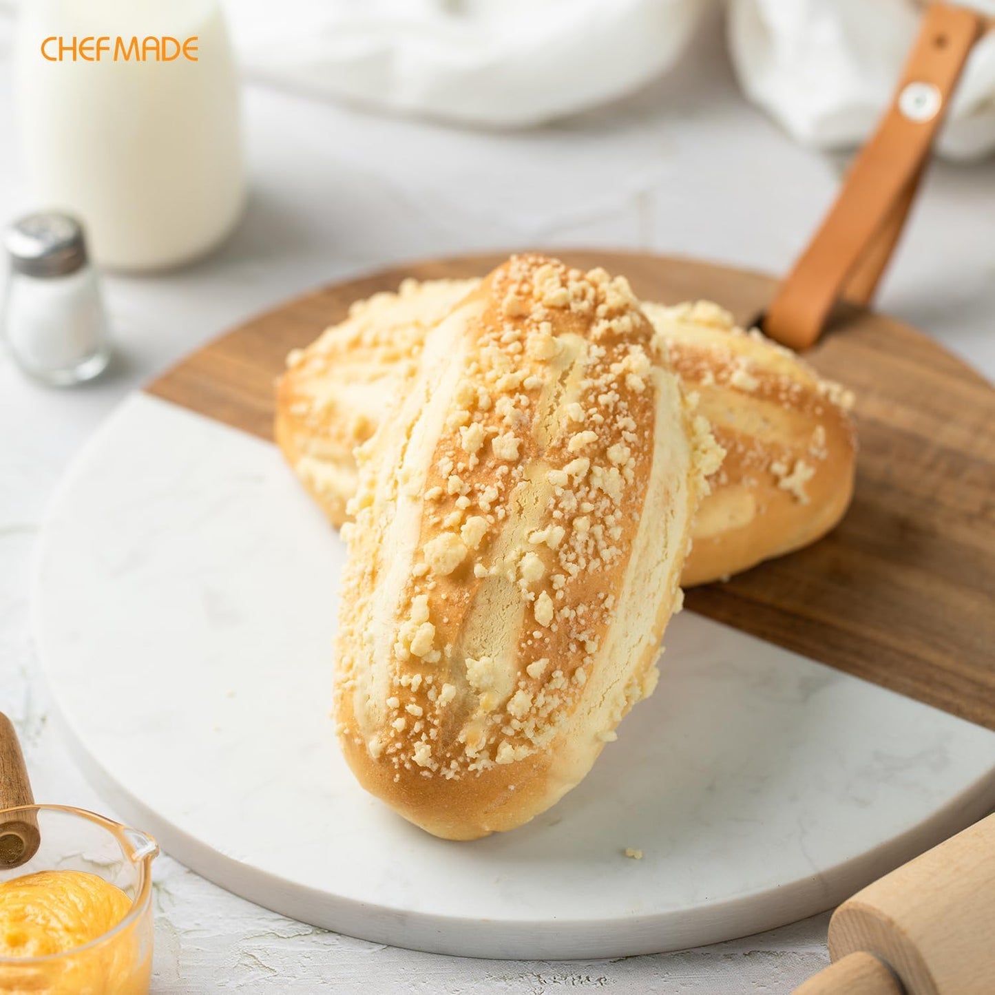 CHEFMADE 15-Inch Baking Sheet Pan, Non-Stick Square Jelly Roll Bakeware for Oven Roasting Meat Bread Battenberg Pizzas Pastries 15.8" x 11.8" x 0.47" (Champagne Gold)