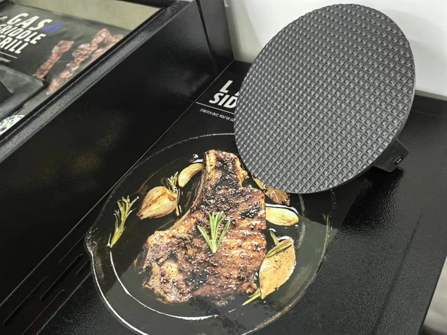 Burger Press 7.08" Round,Heavy-Duty Cast Iron Smash Burger Press Meat Steak With Wood Handle for Blackstone Camp chef Pitboss Weber Griddle Grills(Round)