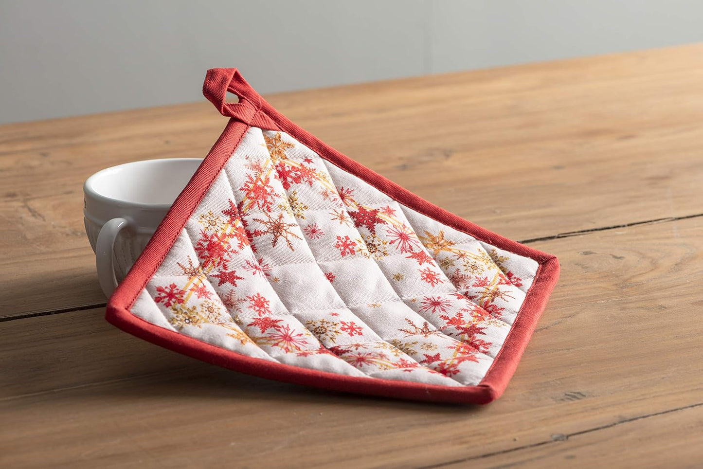 Maison d' Hermine Pot Holders 100% Cotton Heat Resistant Potholders 8" x 8" Hot Pads with Loop BBQ, Cooking, Baking, Grilling, Kitchen, Handling Hot Pans (Pack of 1, Crystal Star)