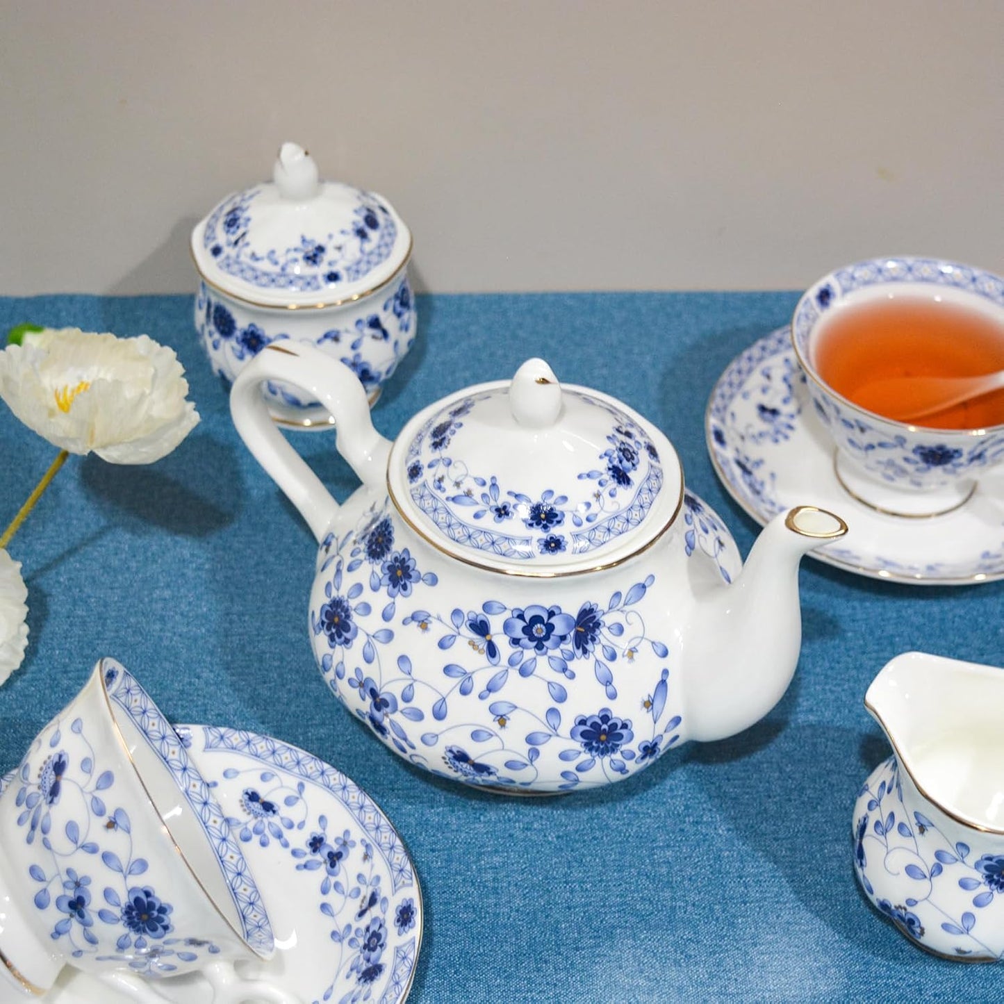 Bone China Tea Set, 21-Pieces Porcelain Tea Set for Adults, Tea Cups And Saucers for 6, with Teapot, Spoons, Sugar Bowl, Creamer Pitcher, Vintage Tea Set for Women Tea Party (Blue)