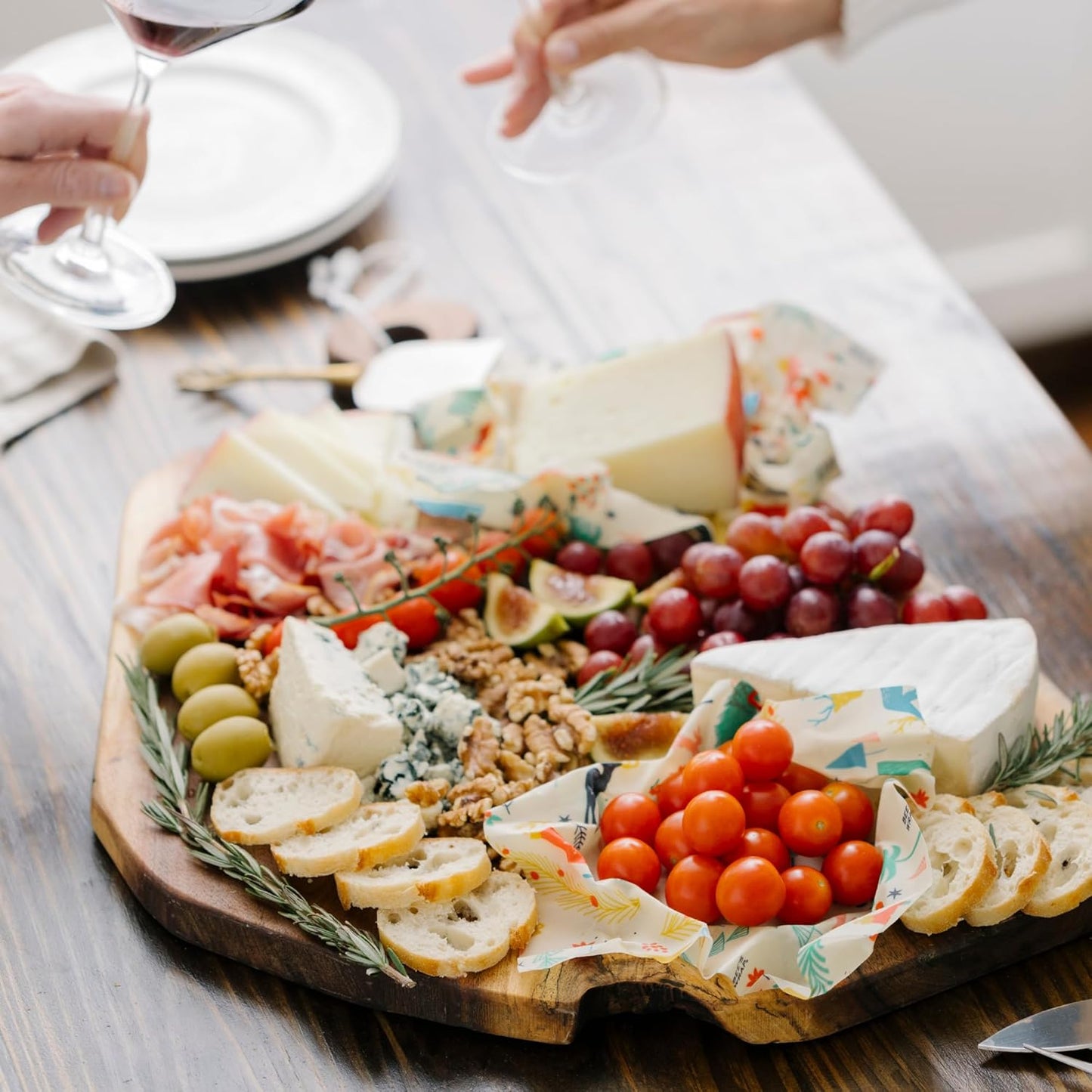 Bee's Wrap Beeswax Wraps for Food - Winter Wonderland 3 Pack (S, M, L) Made in USA Reusable & Organic Food Wraps, Sandwich Wrap & Bowl Covers - Eco-Friendly Alternative to Aluminum Foil & Plastic Wrap