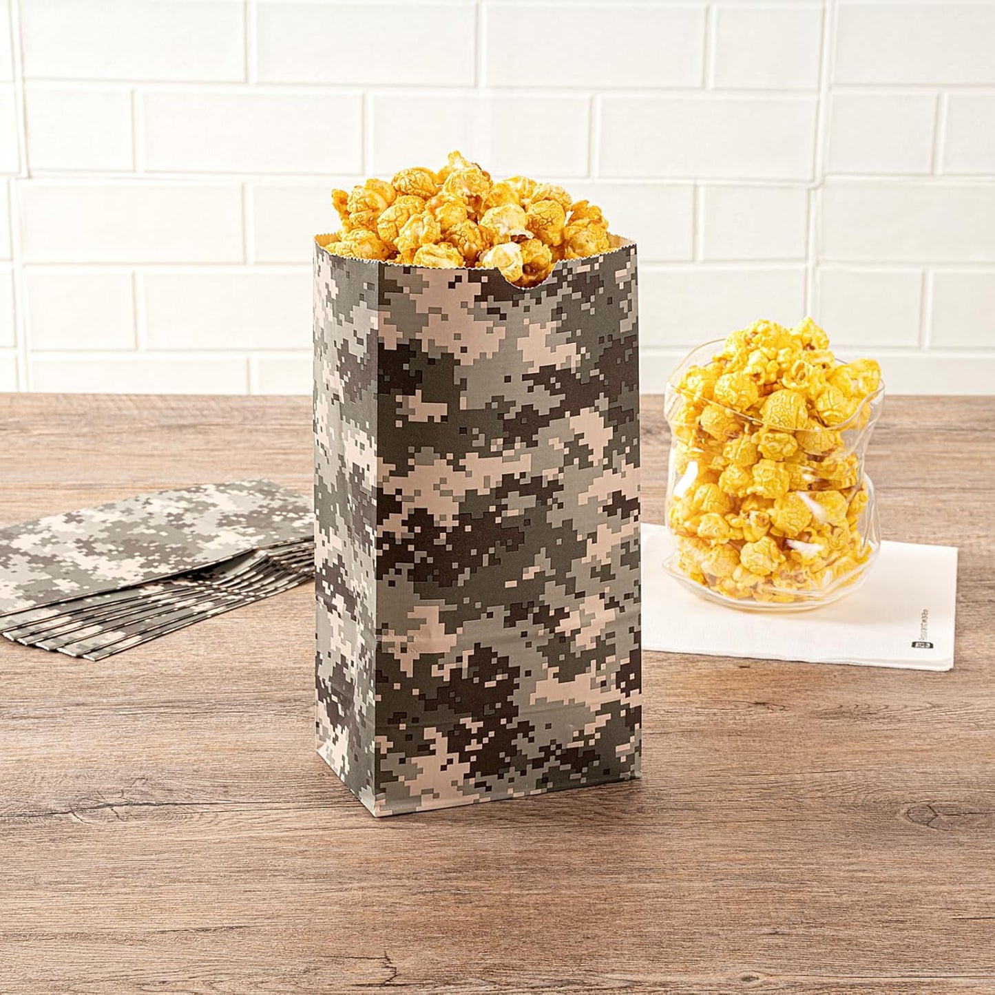 Restaurantware Bag Tek 4 LB Disposable Lunch Bags 100 Sturdy Take Out Bags - Flat Bottom Great For Restaurants Cafes And Bakeries Camouflage Paper Popcorn Bags Versatile For Grocery And More
