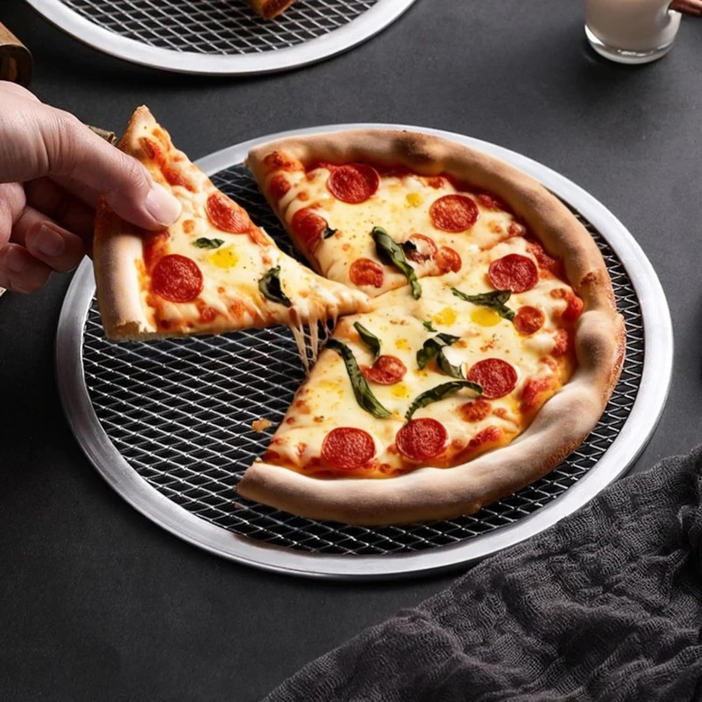 16-inch Aluminum Pizza Screen | Commercial Grade Pizza/Baking Screen for Oven | Pizza Baking Tray for Home And Restaurant | Round, Aluminum, 16-inch [1PK]