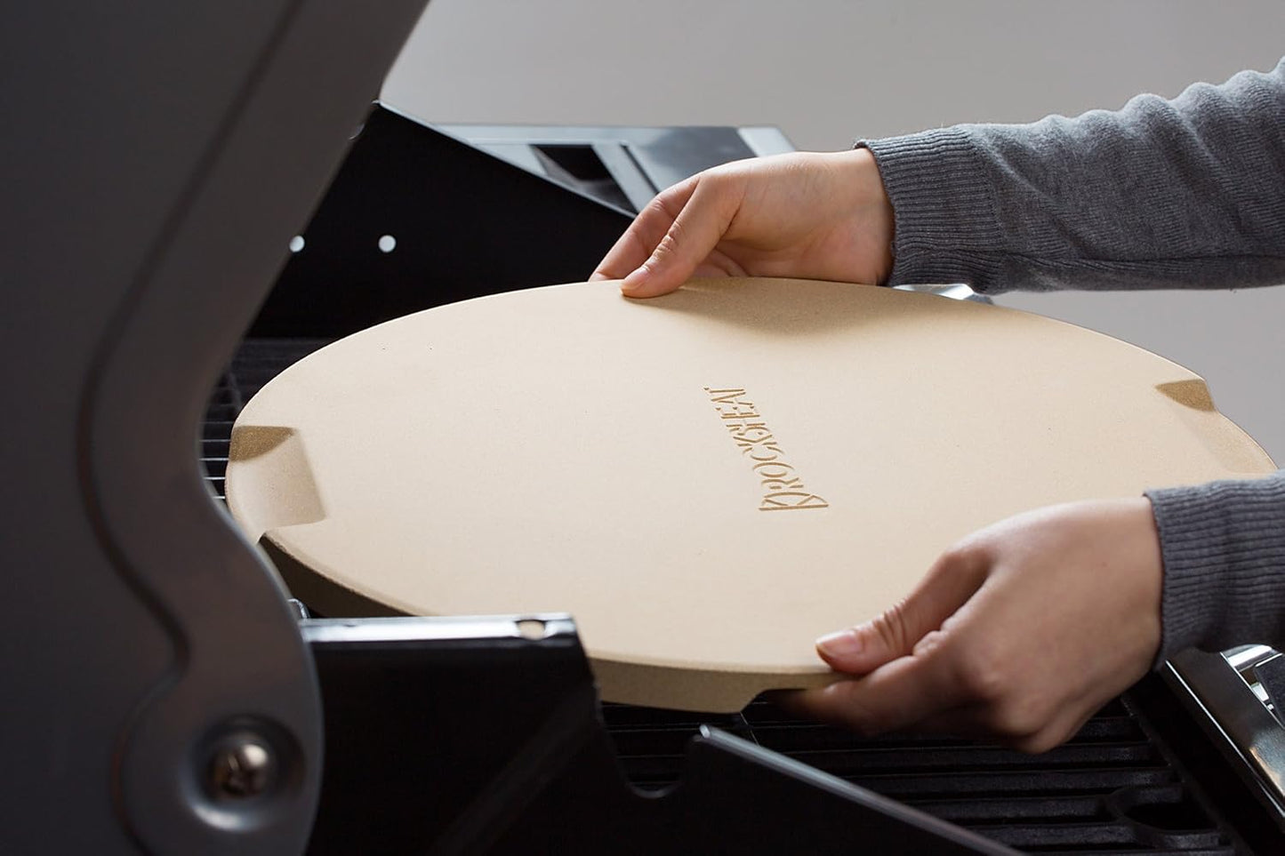 Pizza Stone, 15" Round Pizza Stone for Oven Grill BBQ, Cordierite Baking Stone for Pizza Bread Pie, Unique Built-in 4 Handles Cooking Stone