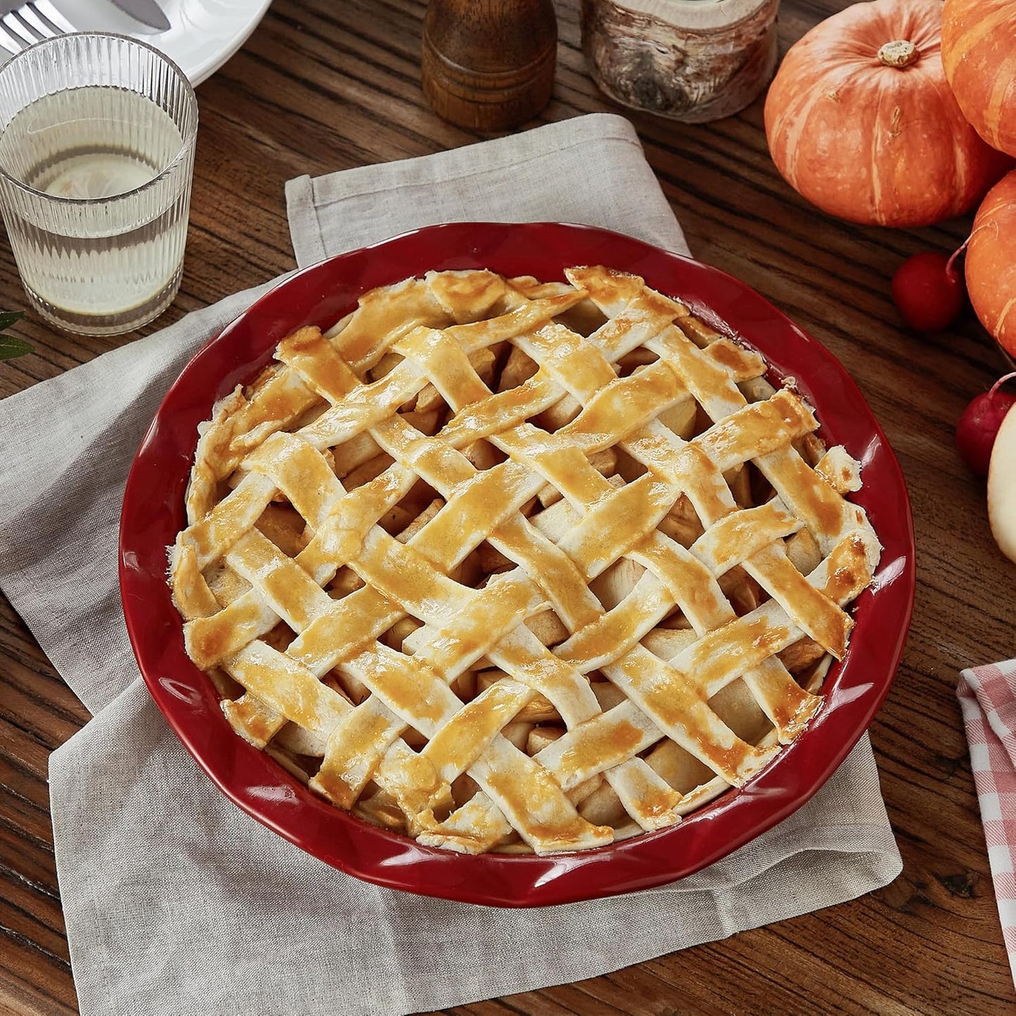 Lareina Ceramic Pie Pans for Baking, 9 Inches Pie Plate for Apple Pie, 36 Ounce Round Baking Dish, Set of 2, Thanksgiving day Gifts for Women, Red