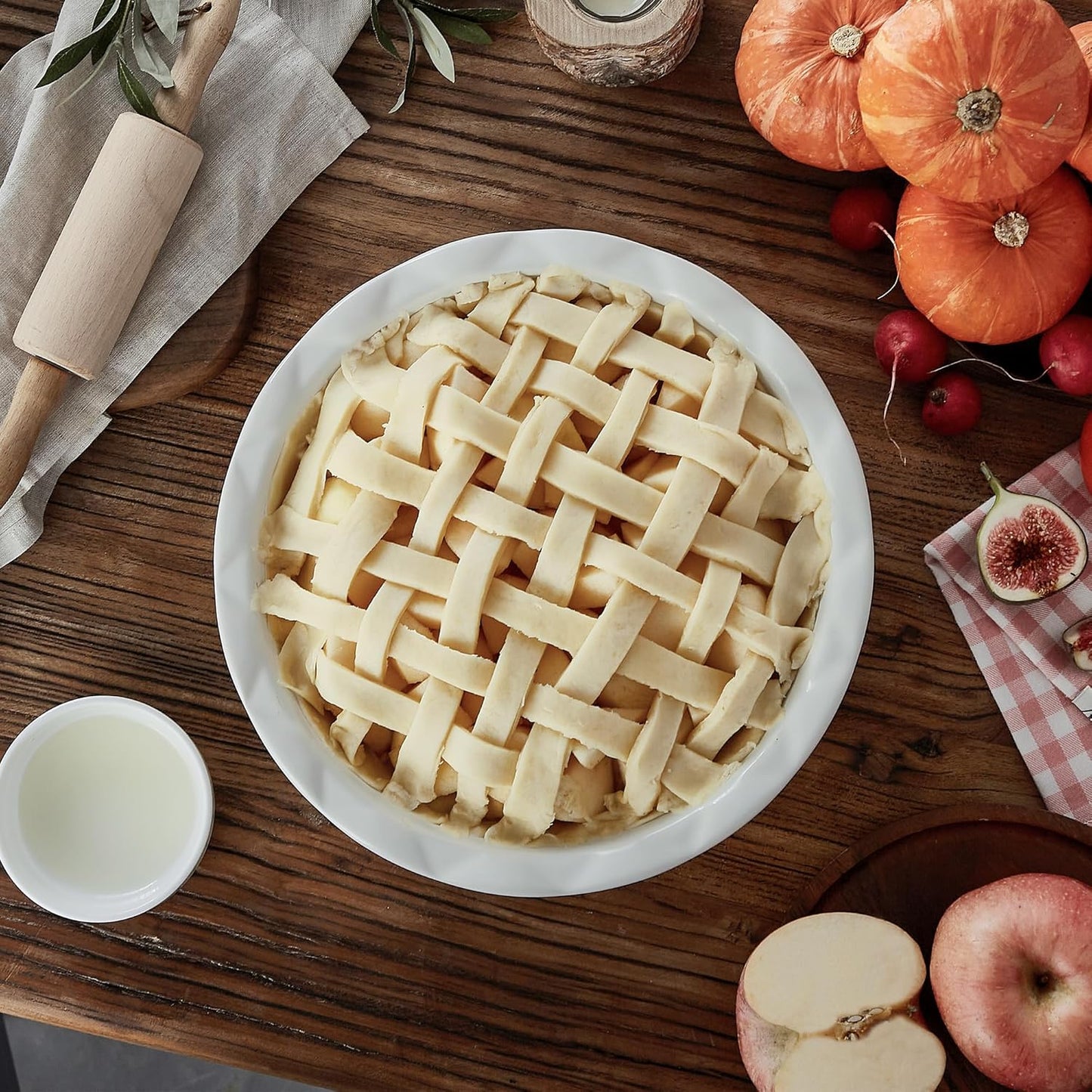 Lareina Ceramic Pie Pans for Baking, 9 Inches Pie Plate for Apple Pie, 36 Ounce Round Baking Dish, Set of 2, Thanksgiving day Gifts for Women, White