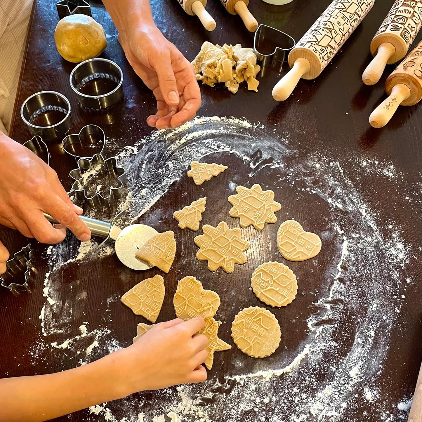 Embossing Rolling Pin GOLDEN DAISIES with Ornamental Bloom Pattern – Dough and Clay Roller for Embossed Cookies and Pottery - Cookie and Ceramic Stamp - Baking Gifts for Women by Algis Crafts