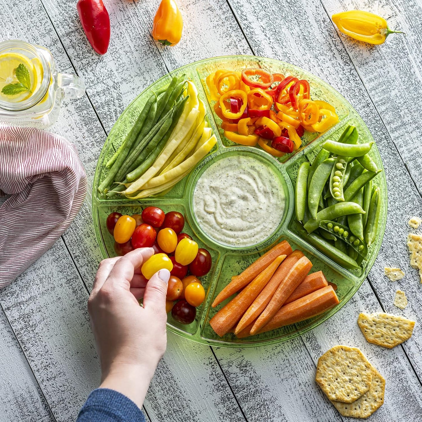 Plasticpro 6 Sectional Round Plastic Serving Tray/Platter (2, Green)