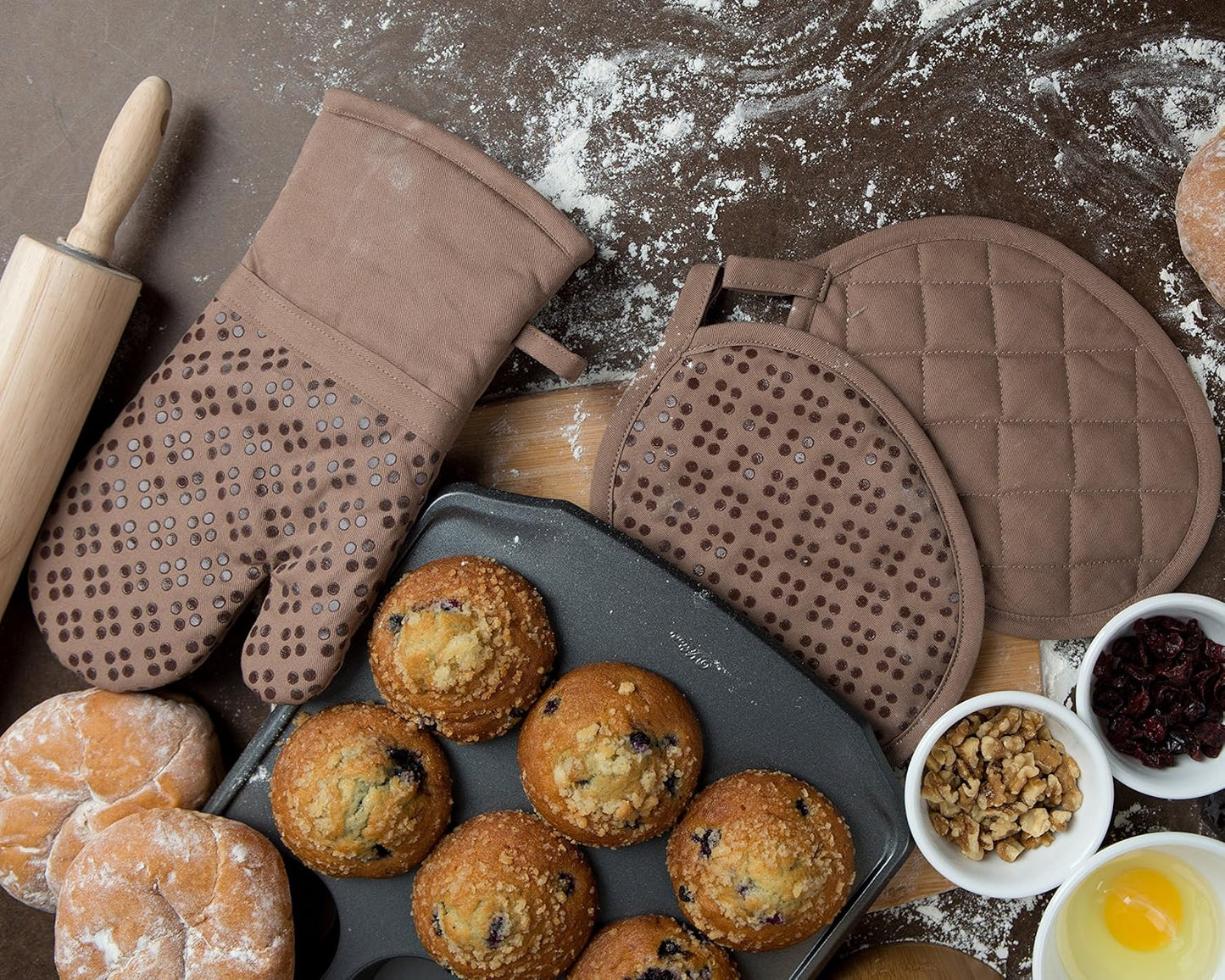 Sticky Toffee Oven Mitt and Pot Holder Set of 3 – Brown Non-Slip Silicone Kitchen Hot Pads and Mitts, 100% Cotton Shell, Oeko-Tex Cotton